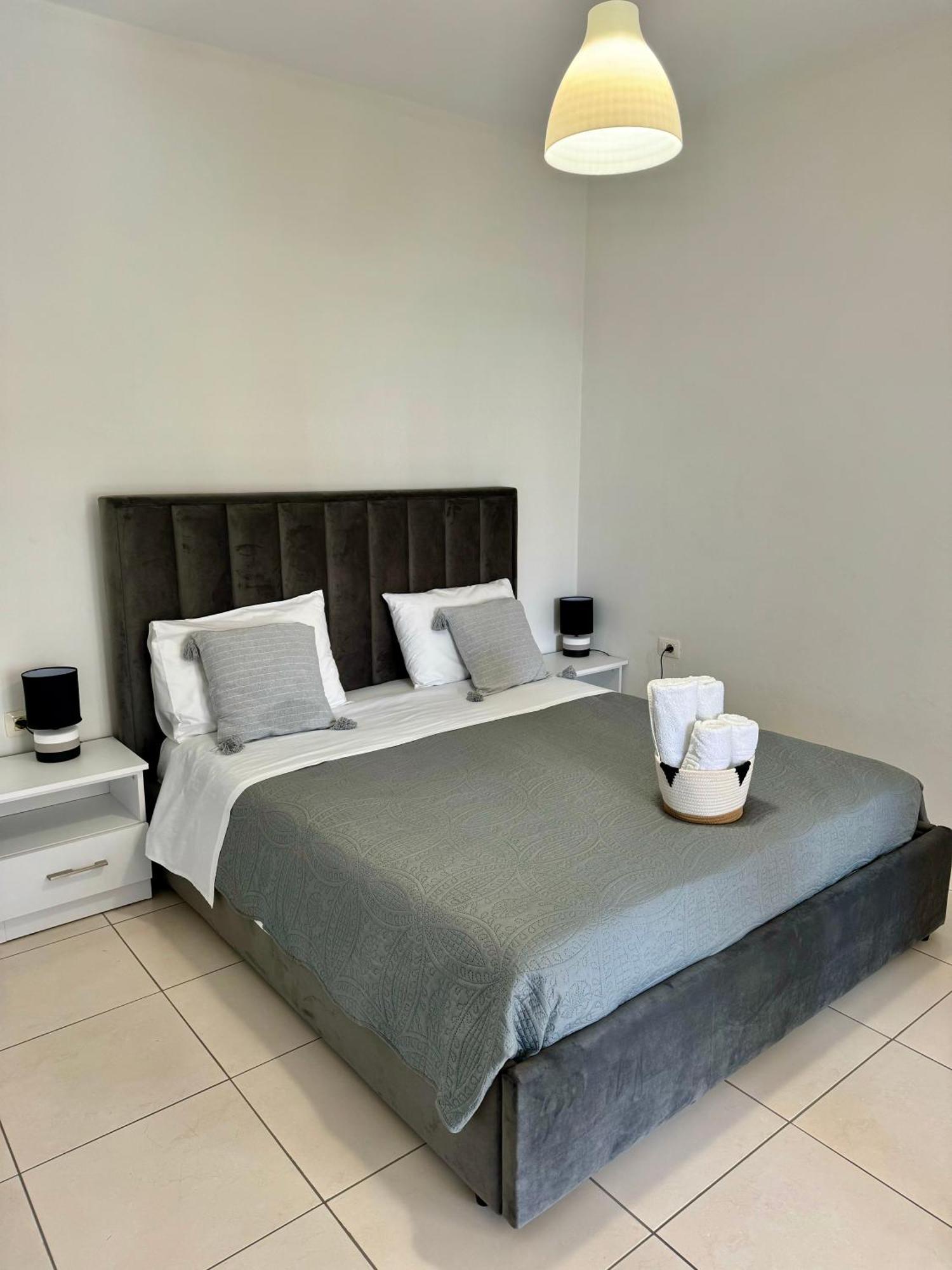 Belaire Luxury Apartment Sarandë 外观 照片